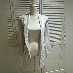 PrettyLittleThing White Striped Blazer